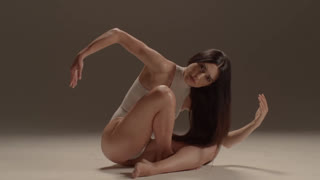 LA NIÑA, Franco Ricciardi - TU (Official Video 2021)