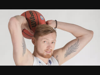 18/1/19 | Иван Лазарев бьет сверху на последних секундах первой половины против Зелена Гуры