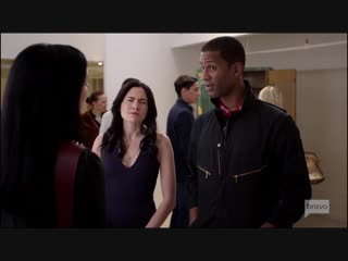 Белая ворона / Odd Mom Out / S03E03 из 10 / на русском