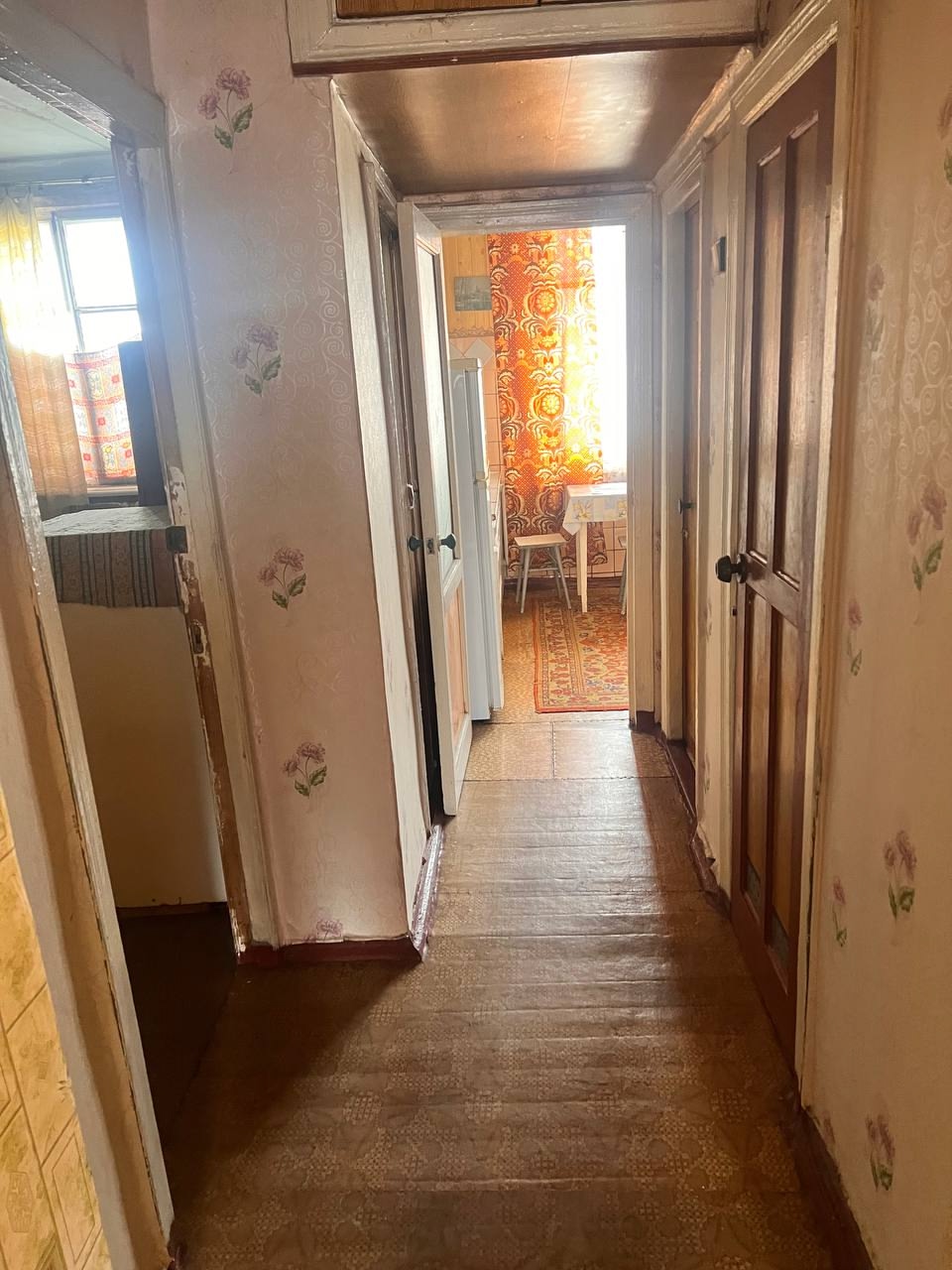 Продаётся 3-комнатная квартира, ул. Фрунзе 🏠 Основные параметры: Общая площадь: 76 м² Площадь кухни: 8.8 м² Этаж: 5/5 (не угловая) Собственность: документы РФ, кадастровый учёт Прописка: нет (выпишутся перед сделкой) Долги: отсутствуют (погасятся перед сделкой) ✅ Ремонт и особенности: Центральное отопление (п...