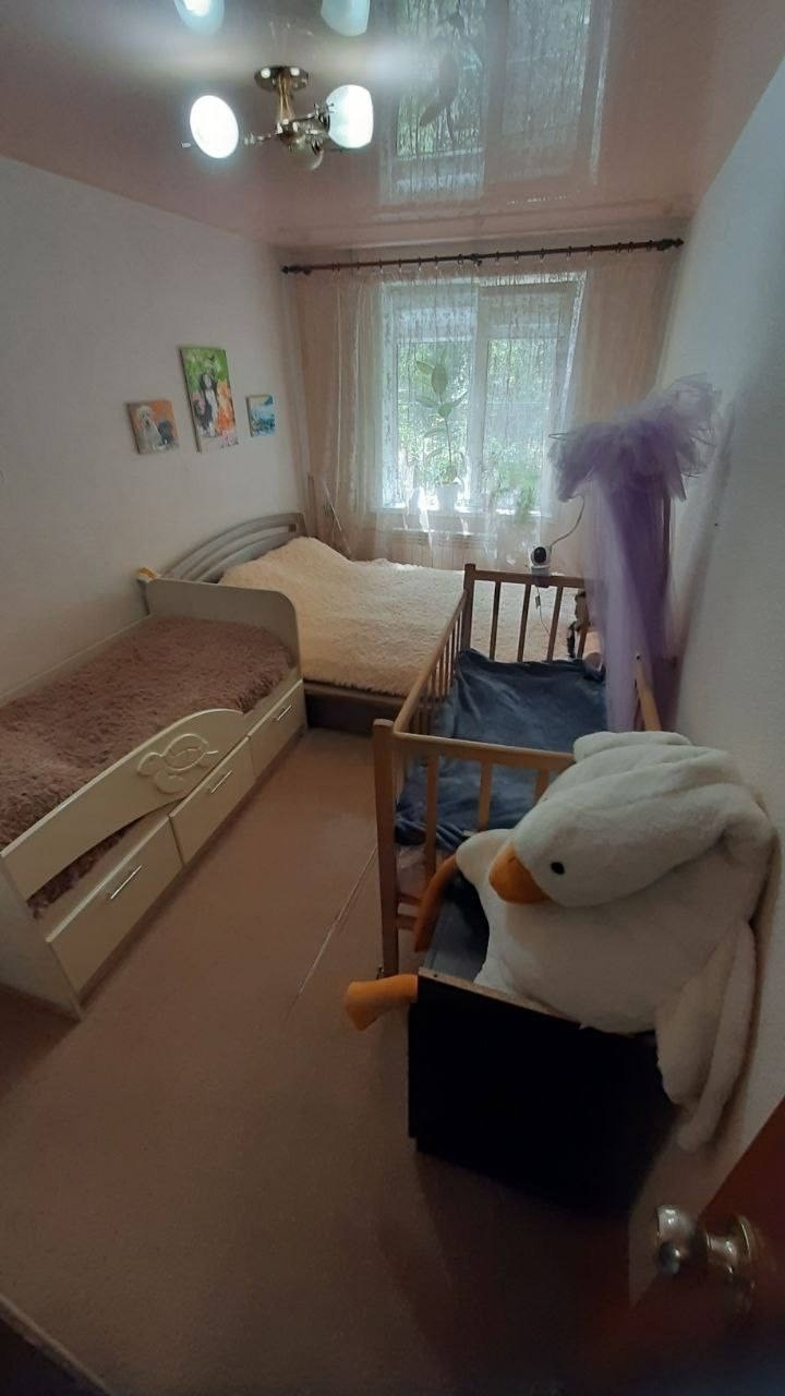 Продаётся в Луганске 2-х комнатная квартира на кв.Левченко ✅ 1/5 этаж ✅ Площадь 44,7 кв.м ✅ Не уловая ✅ комнаты раздельно ✅ Окна м/п ✅ На окнах решётки ✅ сан.узел совмещен ✅ Бойлер для нагрева воды ✅ Есть пристройка (балкон ) Узаконена ✅ Продаётся с мебелью и бытовой техникой ✅ Рядом : дет.сад, школа , мага...