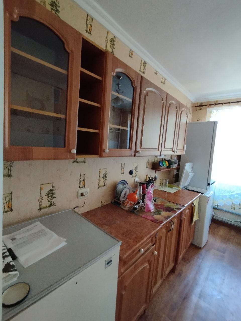 Продам две комнаты в коммунальной квартире на кв. Гаевого 3/5 эт. общ. 32.9 кв. Комнаты тёплые, отдельные ,не угловая, м/п окна, отопление центральное, дверь железная, кладовки, состояние жилое, общая кухня, туалет, душевая кабина, бойлер, есть стиральная машина. Документы РФ. ✅ Цена 2 300 000₽. ☎ +7959295210...